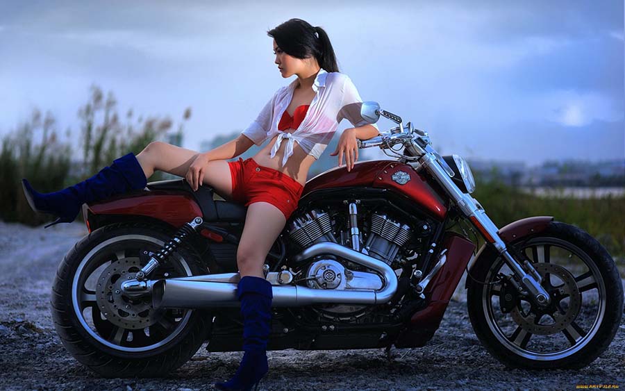 Beautiful girls and motorcycles in Chicago