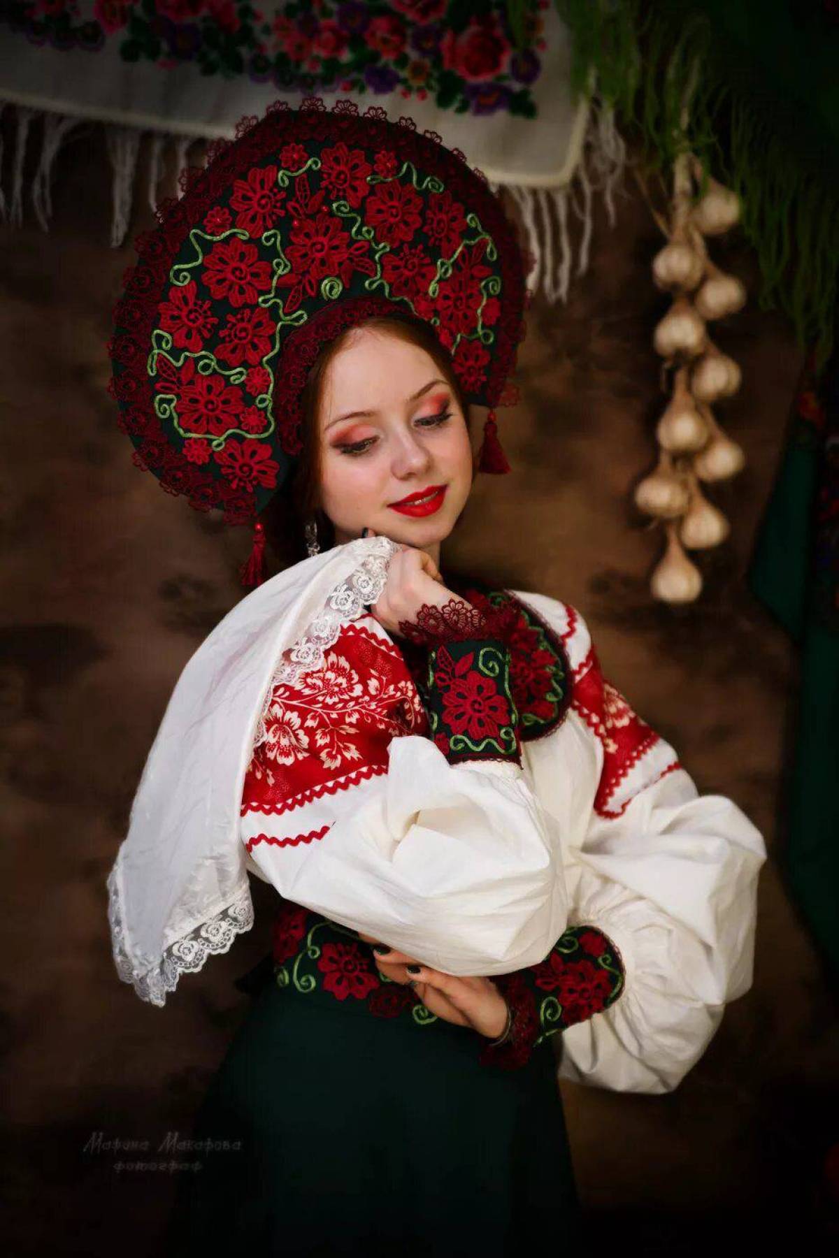 Take a pause and enjoy Women in Slavic costumes — streaming from Chicago