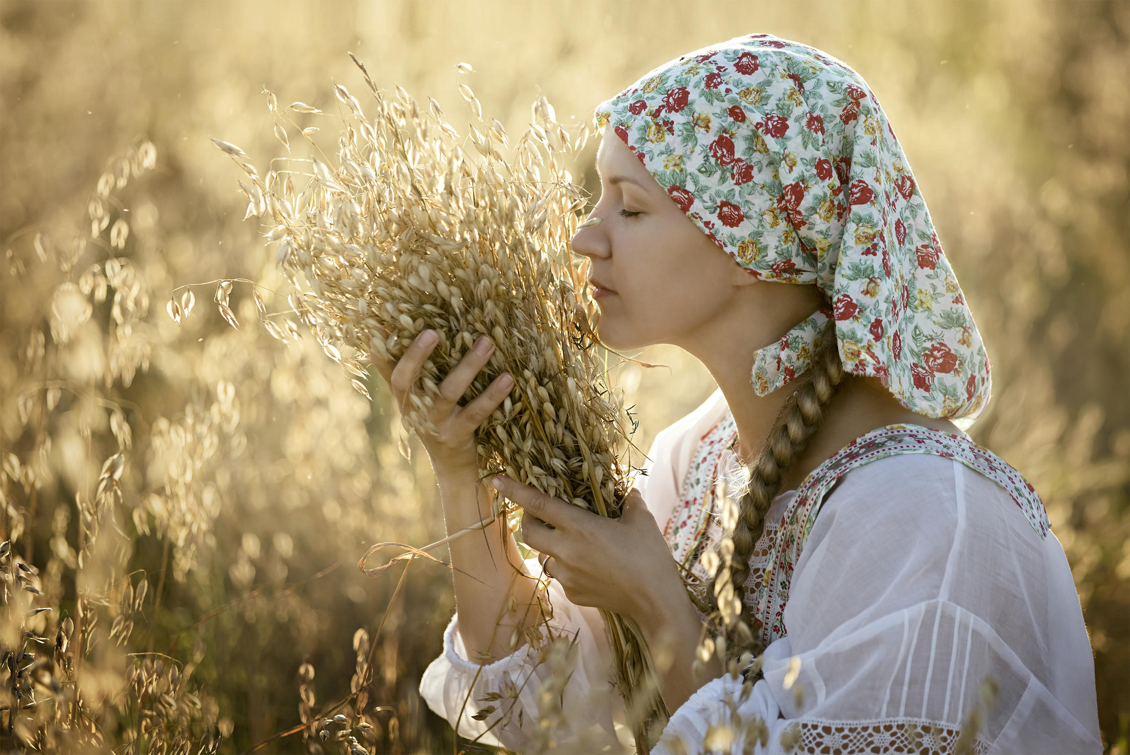Photo Women in Slavic costumes in Chicago