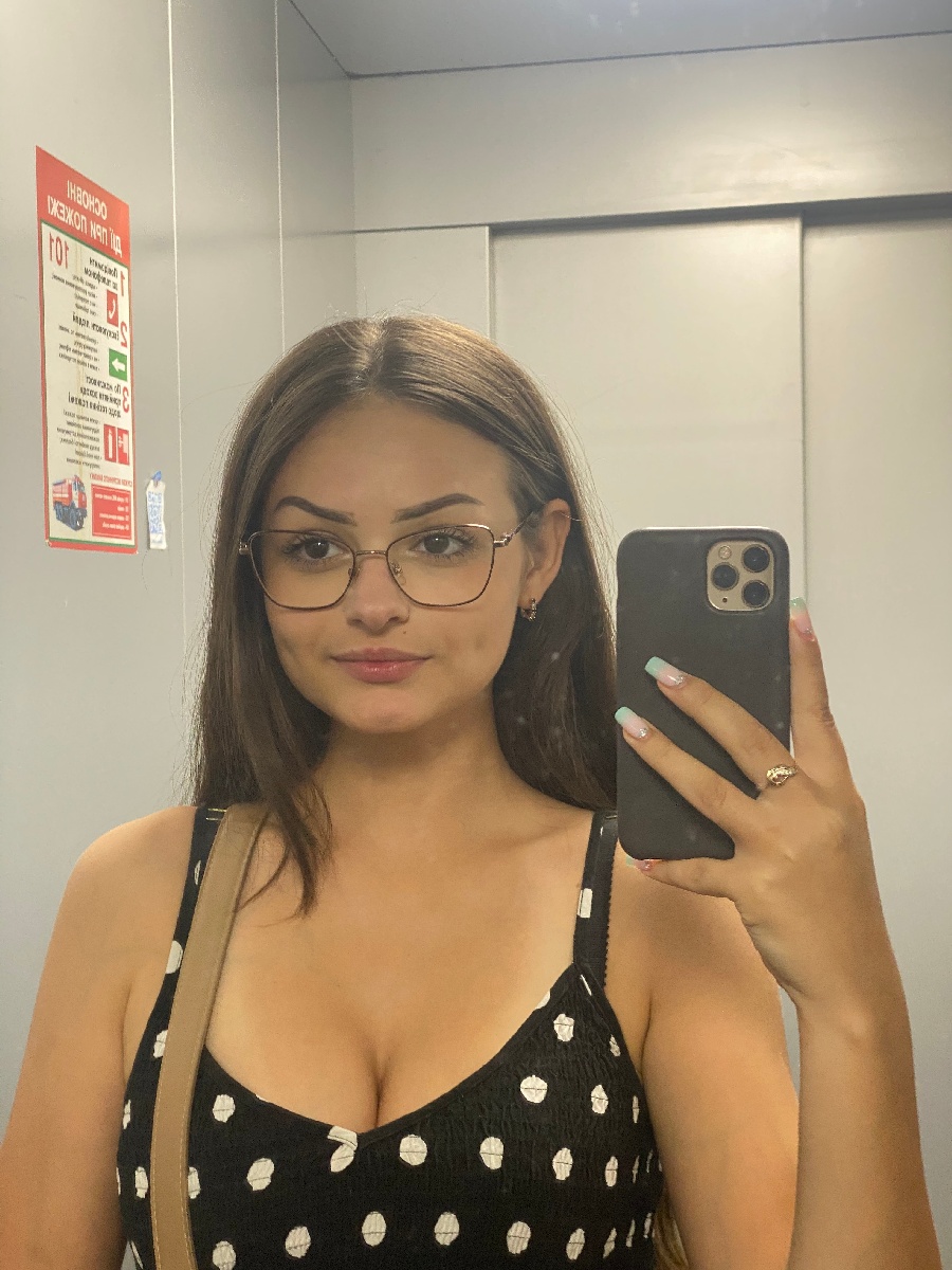 Sexy model Stacy in Chicago