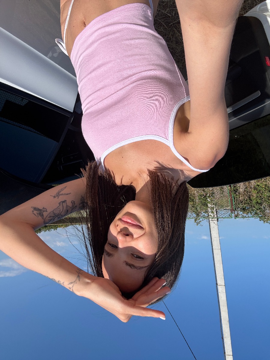 Sexy model Tina in Chicago